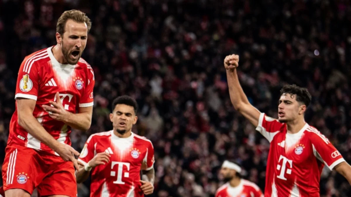 Кейн, Диас и Павлович / Photo by S. Mellar/FC Bayern via Getty Images