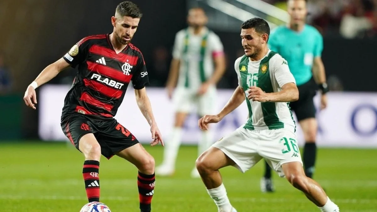 Жоржинью (слева) / EFE