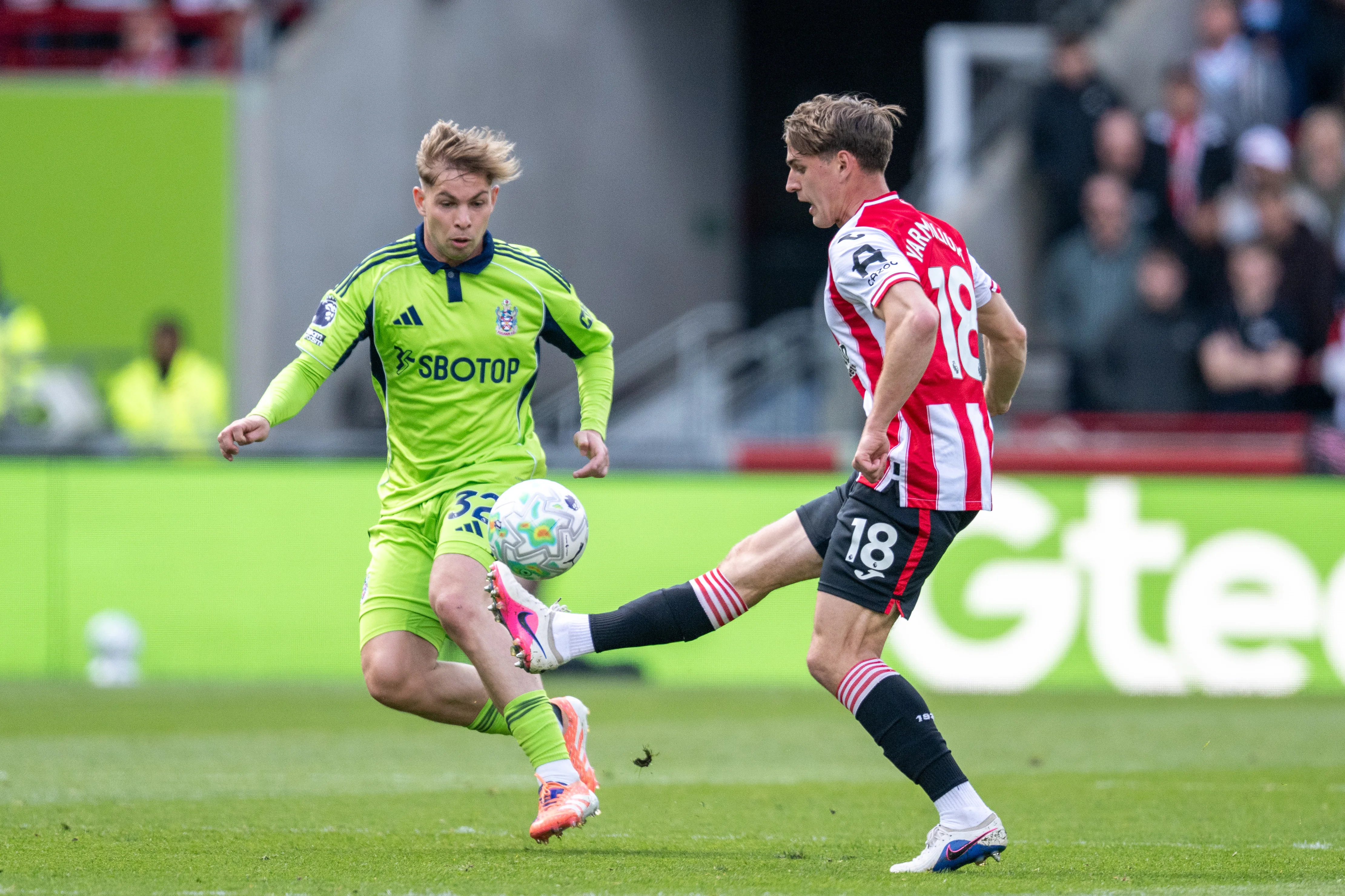 Егор Ярмолюк в матче против Фулхэма