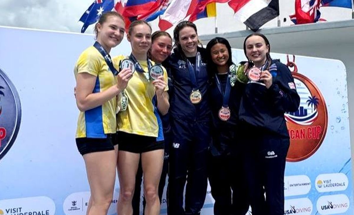 Ксенія Байло та Софія Виставкіна (крайні праворуч) / Фото: Ukrainian Diving Federation