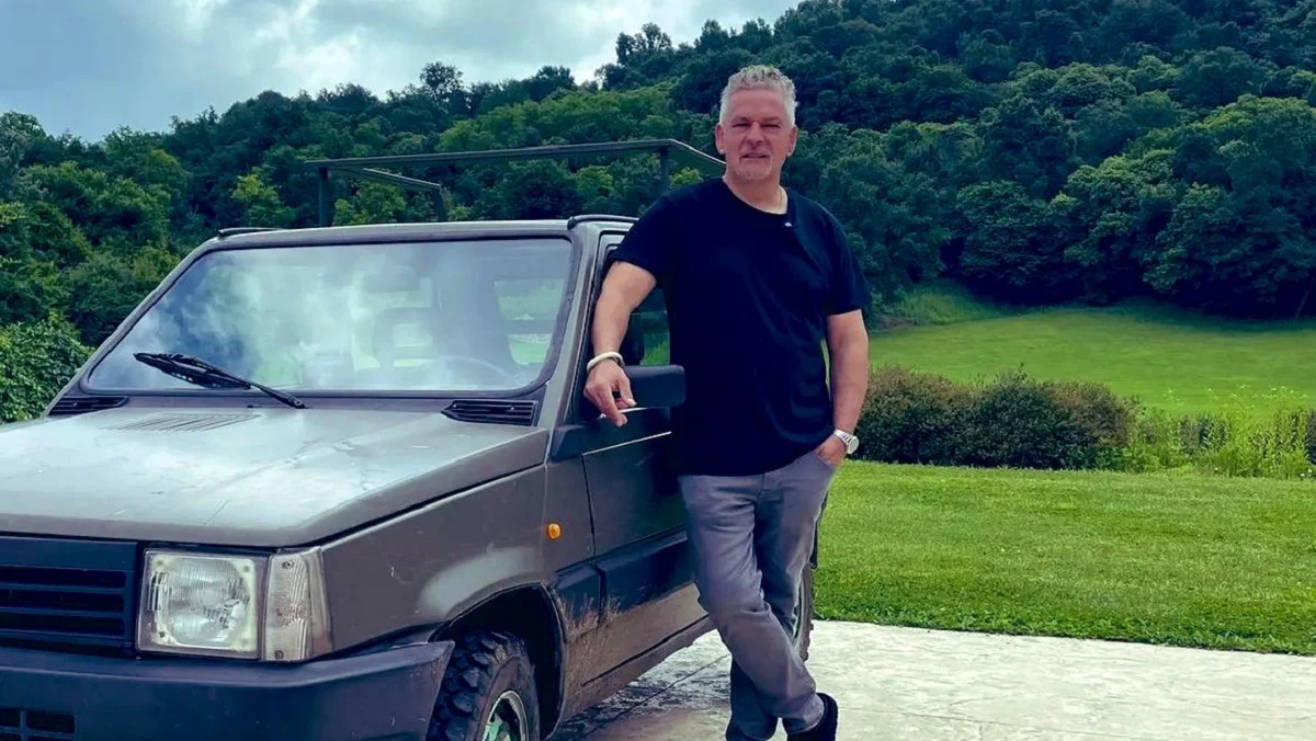 Роберто Баджо та його скромне авто / фото із сімейних соцмереж