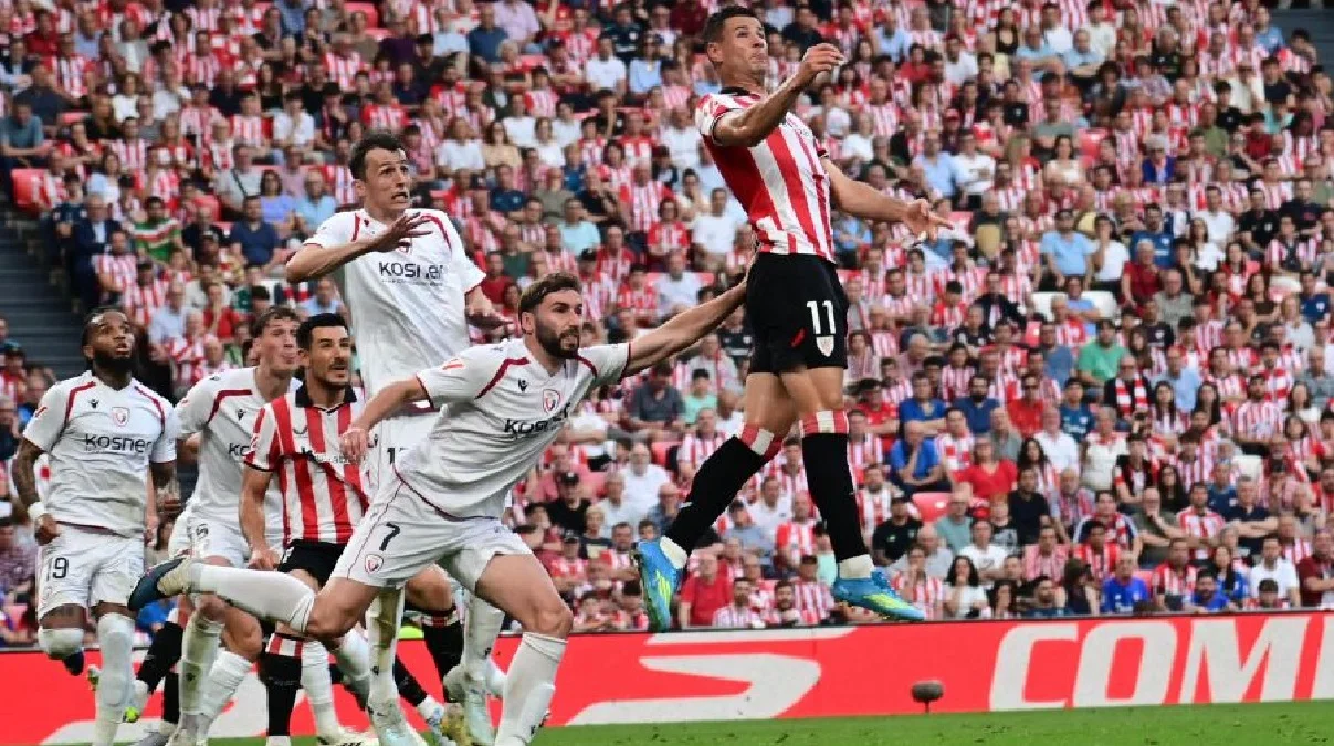 Фото до новини: Атлетік у матчі з нереалізованим пенальті та вилученням дотис Осасуну, екс-команда Яремчука врятувалась з Мальоркою