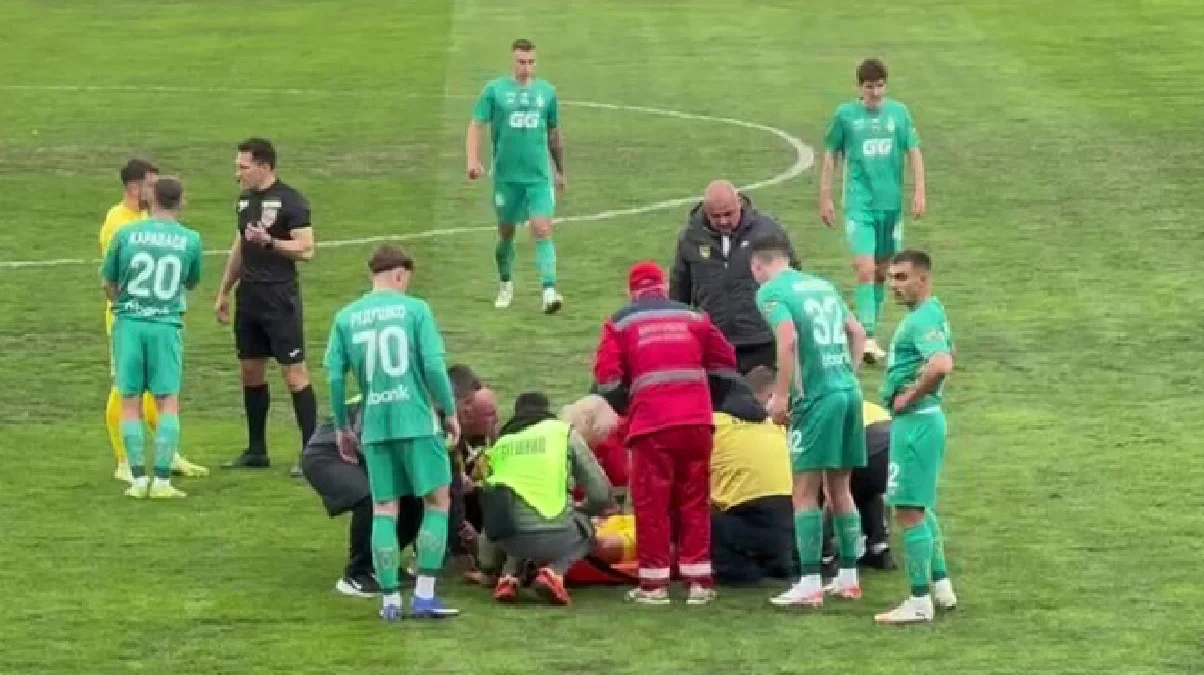 Андрей Бусько потерял сознание в матче с Динамо / Стоп-кадр из видео