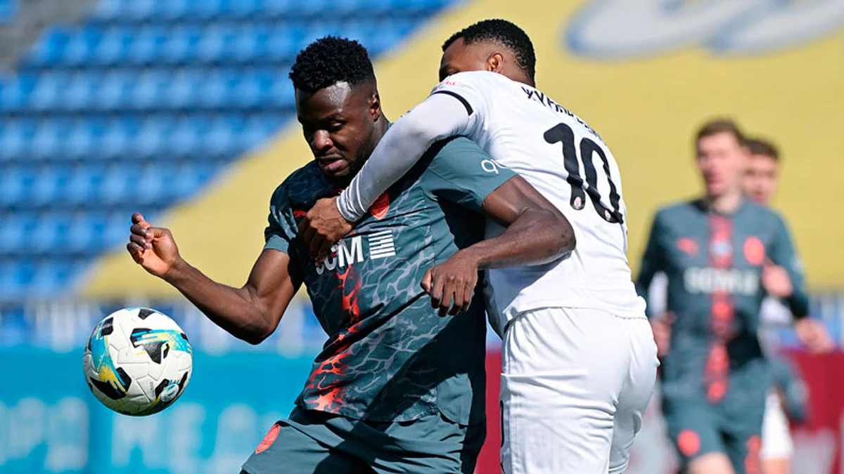 Проспер Оба в матчі проти Зорі