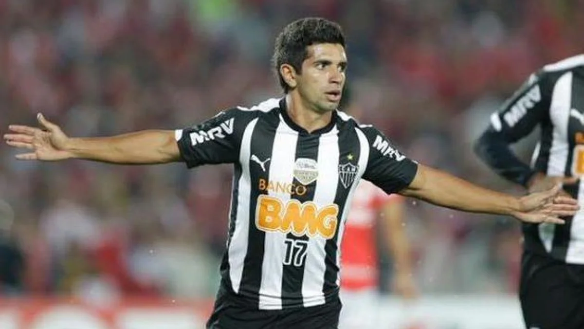 Фото к новости: Экс-форвард Динамо шокировал своим внешним видом (ФОТО)