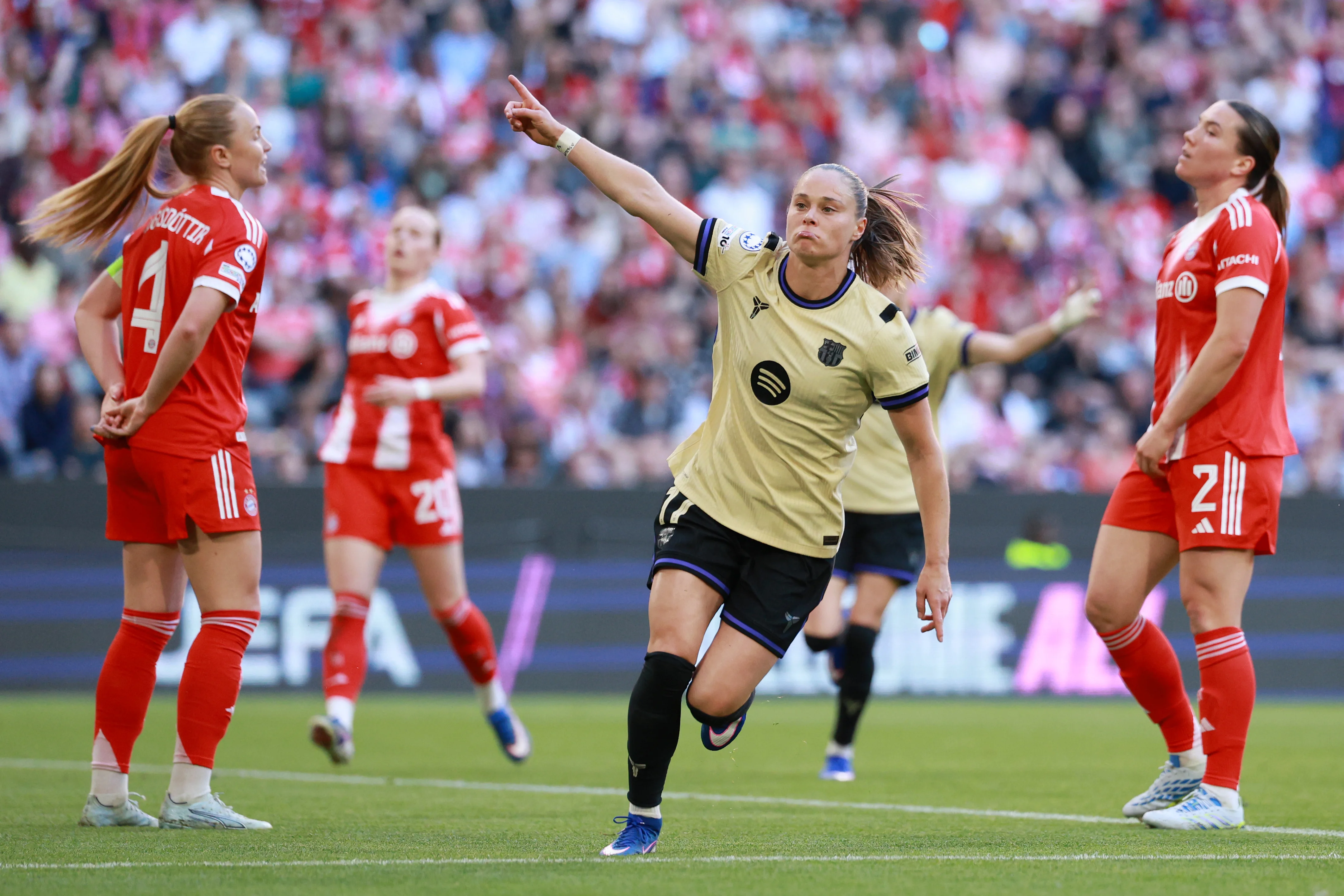 Баварія – Барселона / Getty Images