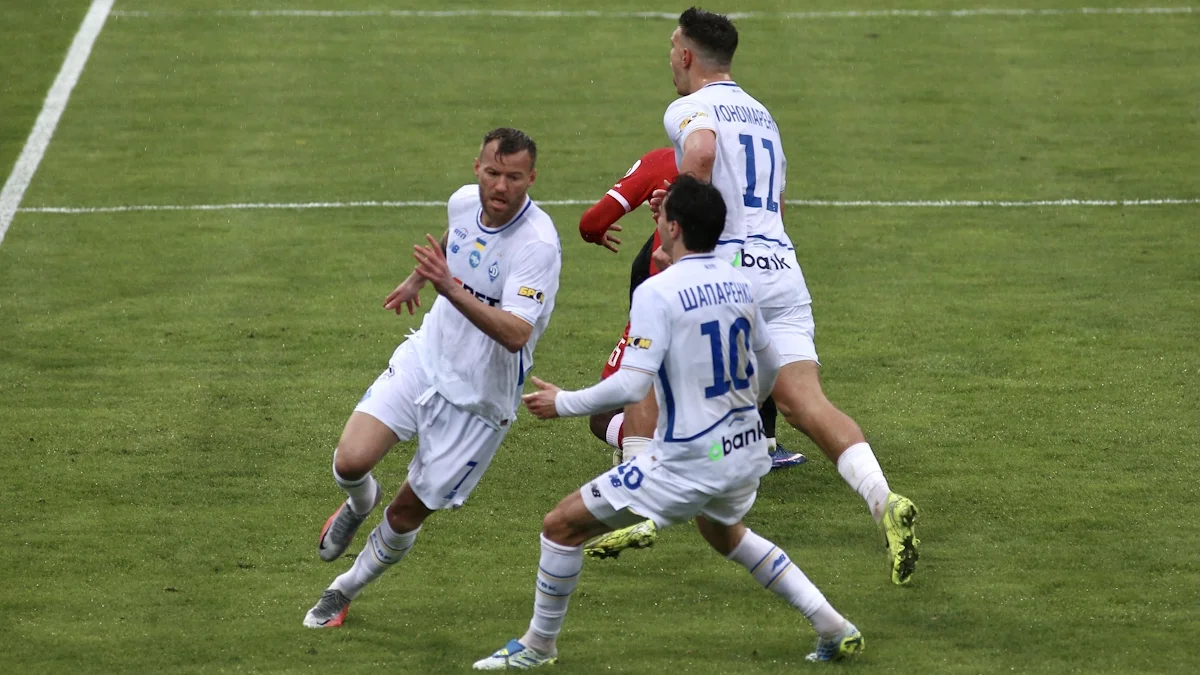 Ярмоленко с партнерами по Динамо / фото: Динамо Киев