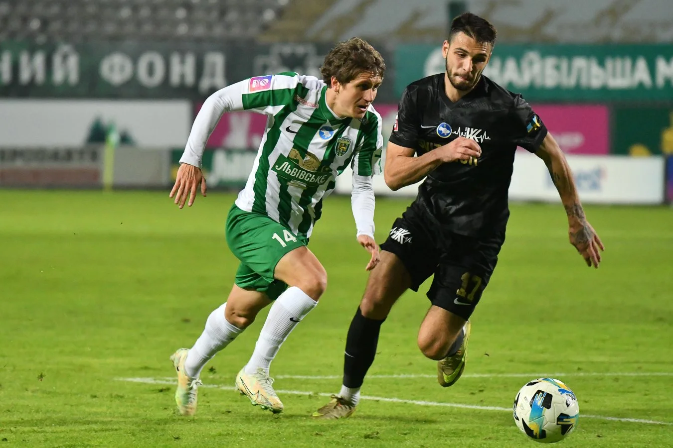 Илья Квасница (слева) / ФК Карпаты