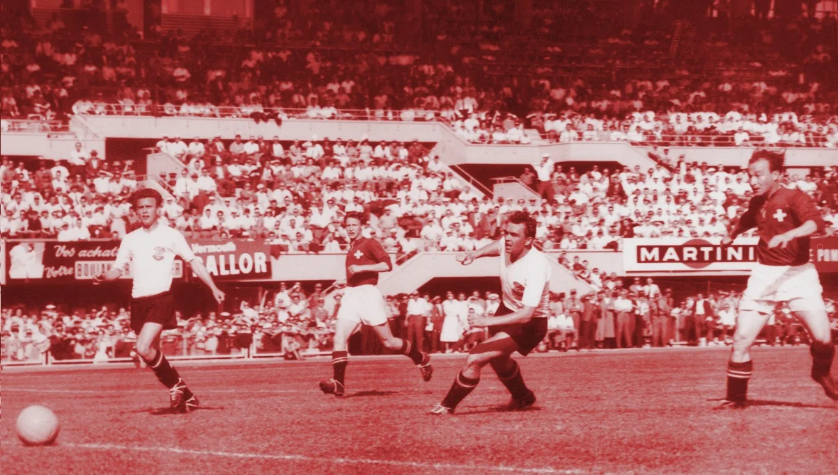 Хюгі (праворуч) забиває у ворота Австрії / Getty Images