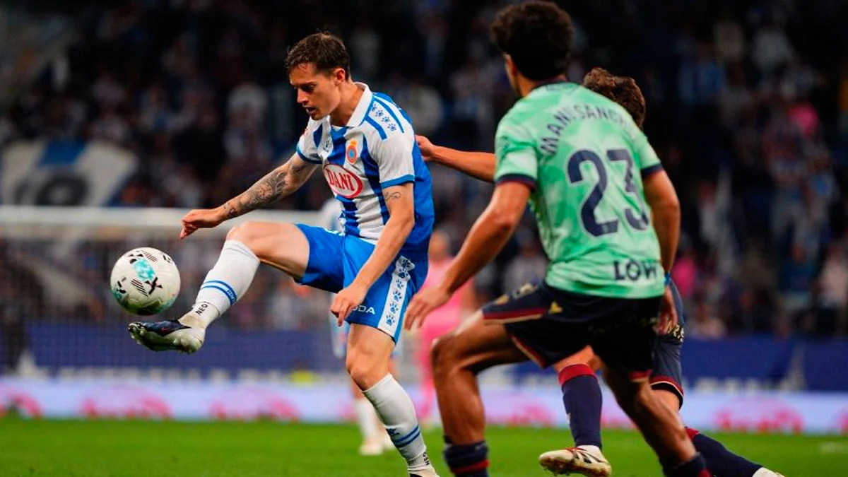 Фото к новости: Эспаньол на глазах Почеттино продлил безвыигрышную серию – "попугаи" расписали ничью с Леванте