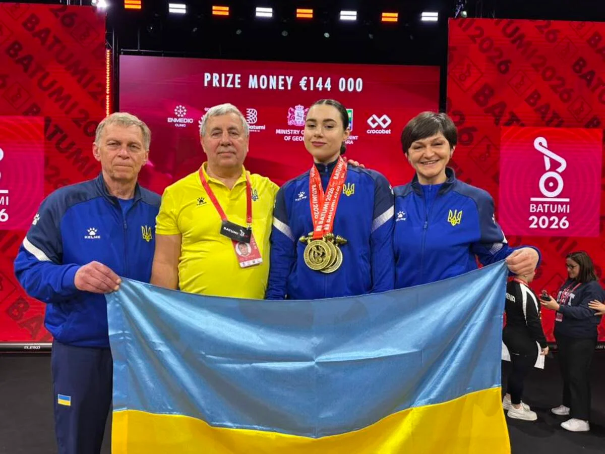 Домбровська відмовилась від фото з росіянкою