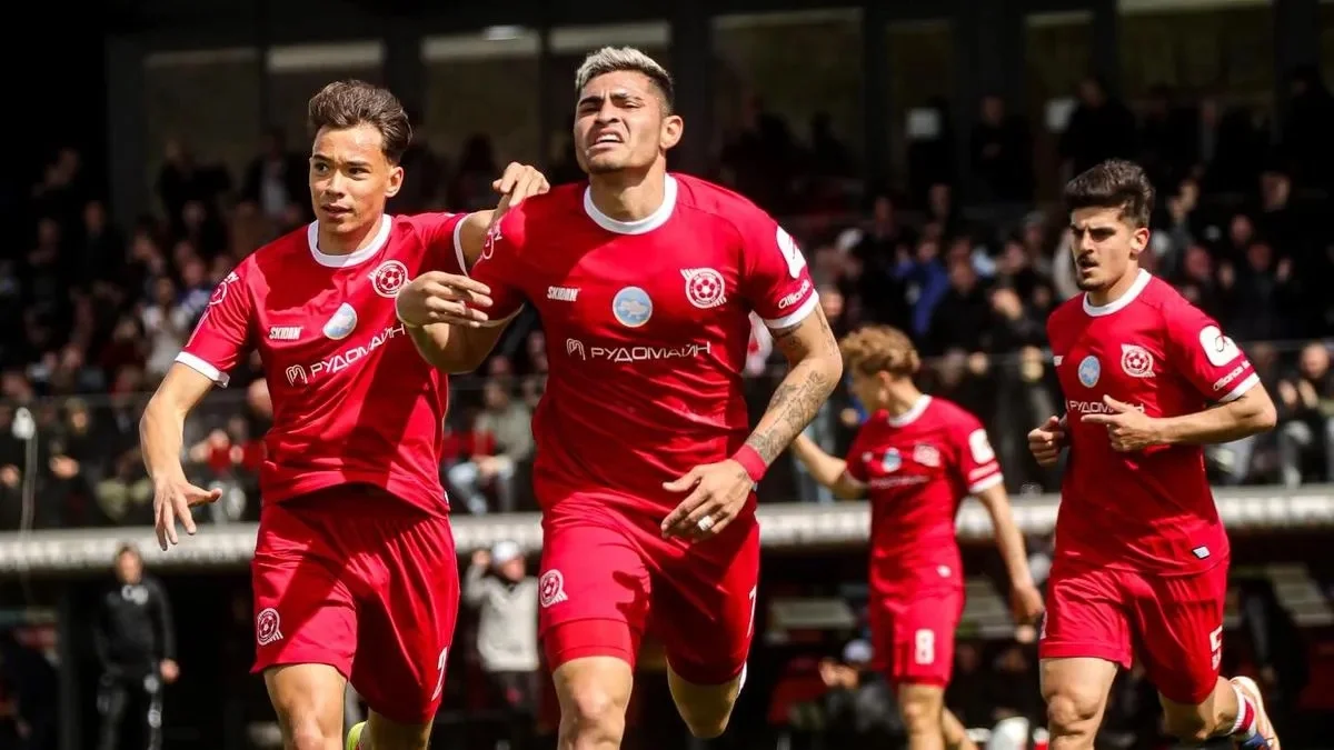 Глейкер Мендоса (по центру) / фото: Кривбасс