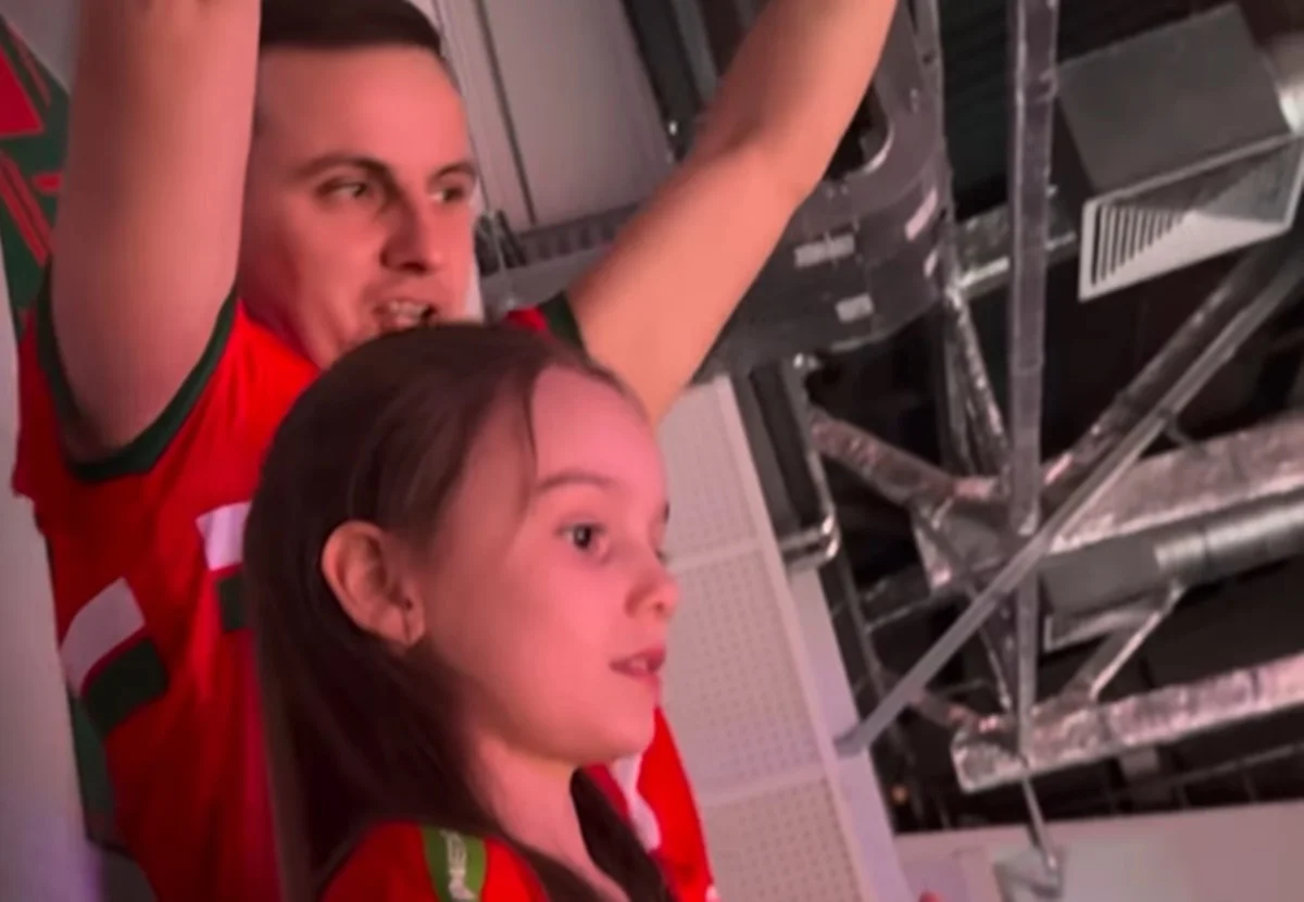 Батько та його донька / скріншот