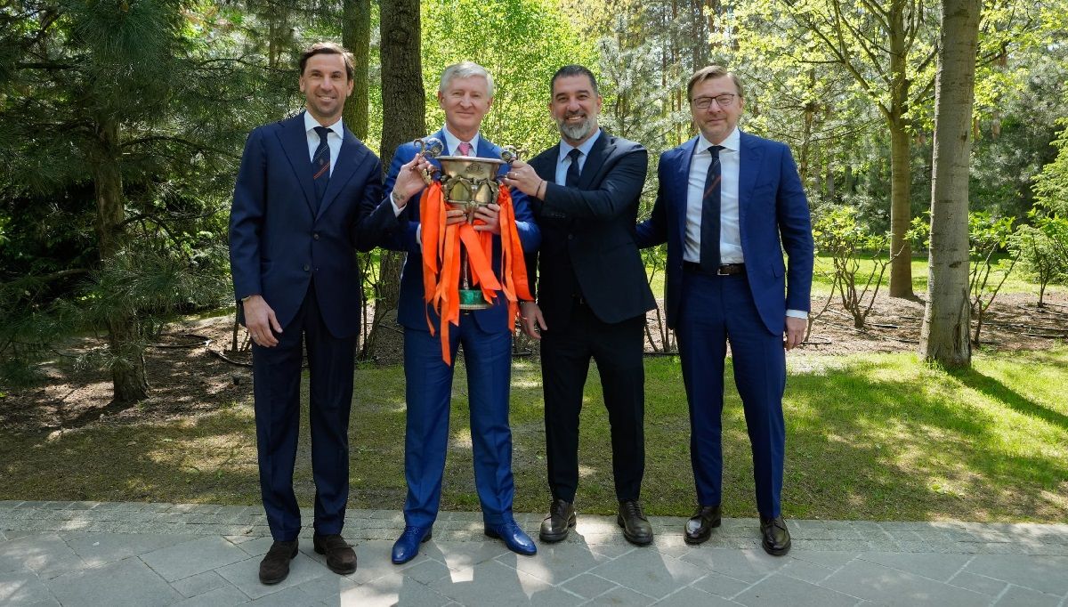 Срна, Ахметов, Туран и Палкин / ФК Шахтер