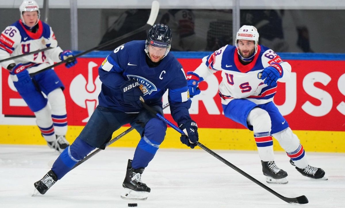 Финляндия одолела США / фото: IIHF