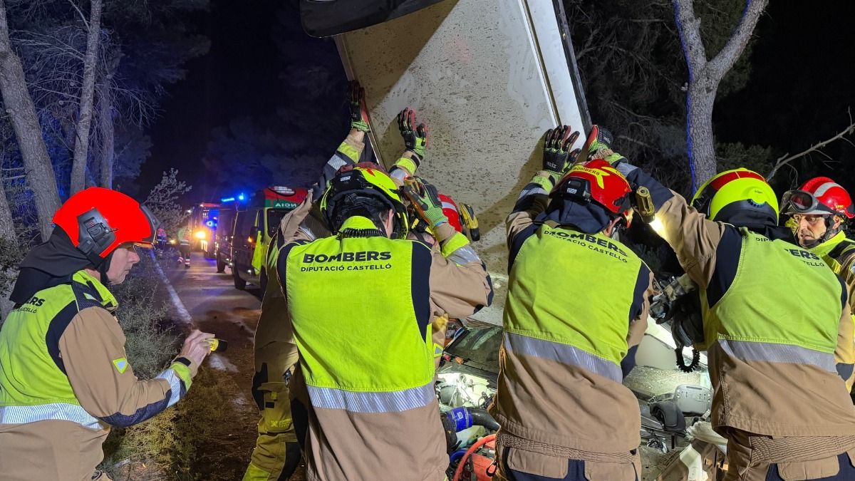 Рятувальники на місці аварії / Фото: x.com/BombersDipcas