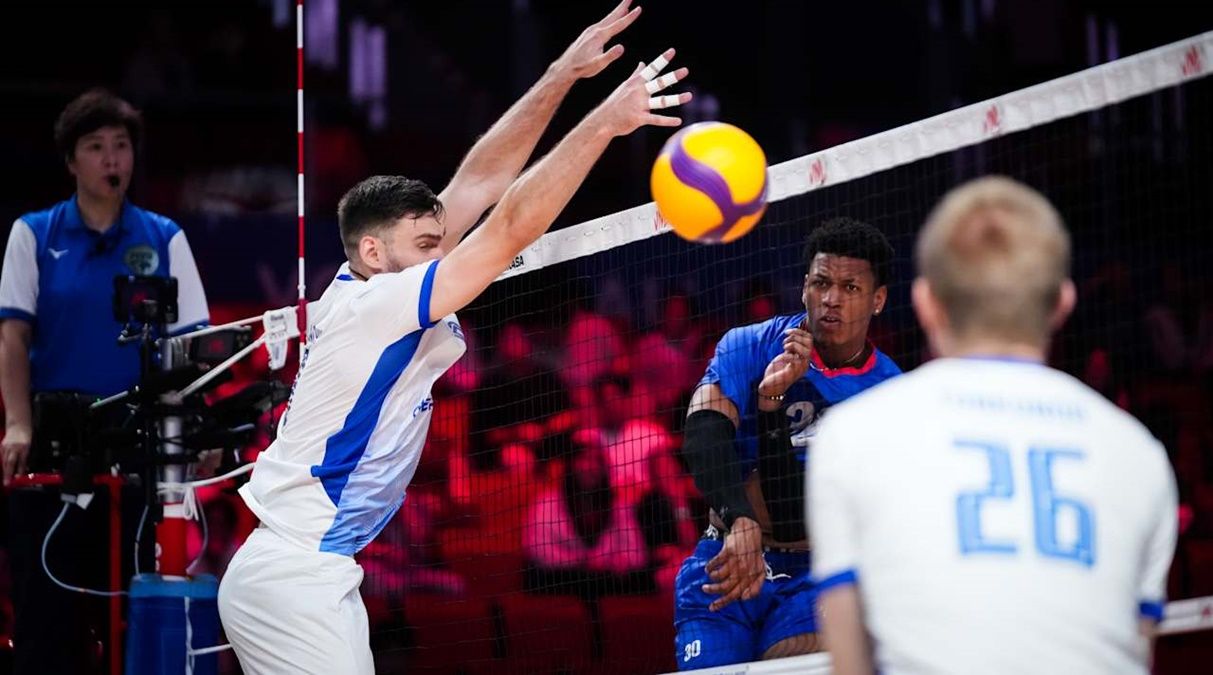 Украинцы обыграли кубинцев / фото: volleyballworld.com