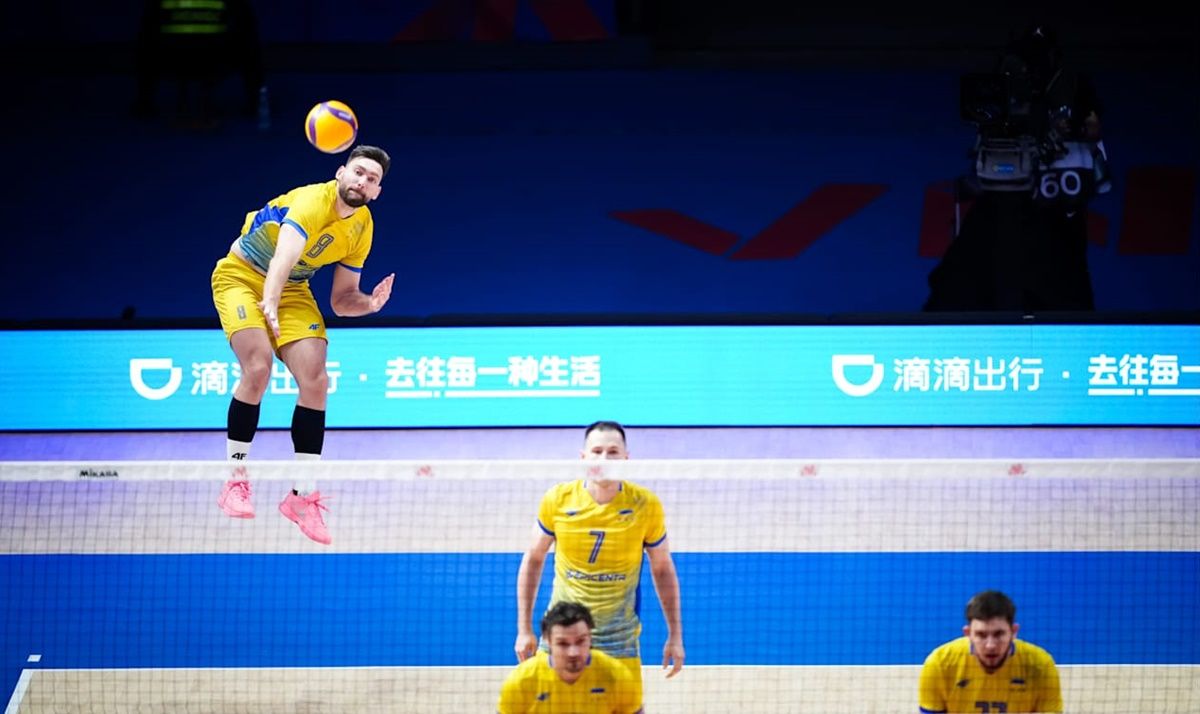 Дмитро Янчук (№8) / фото: volleyballworld.com