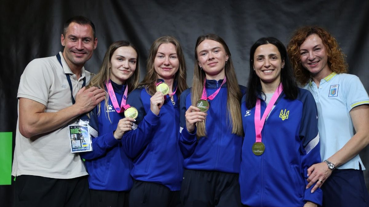 Жіноча збірна України з фехтування / Фото: facebook.com/fencing.ua