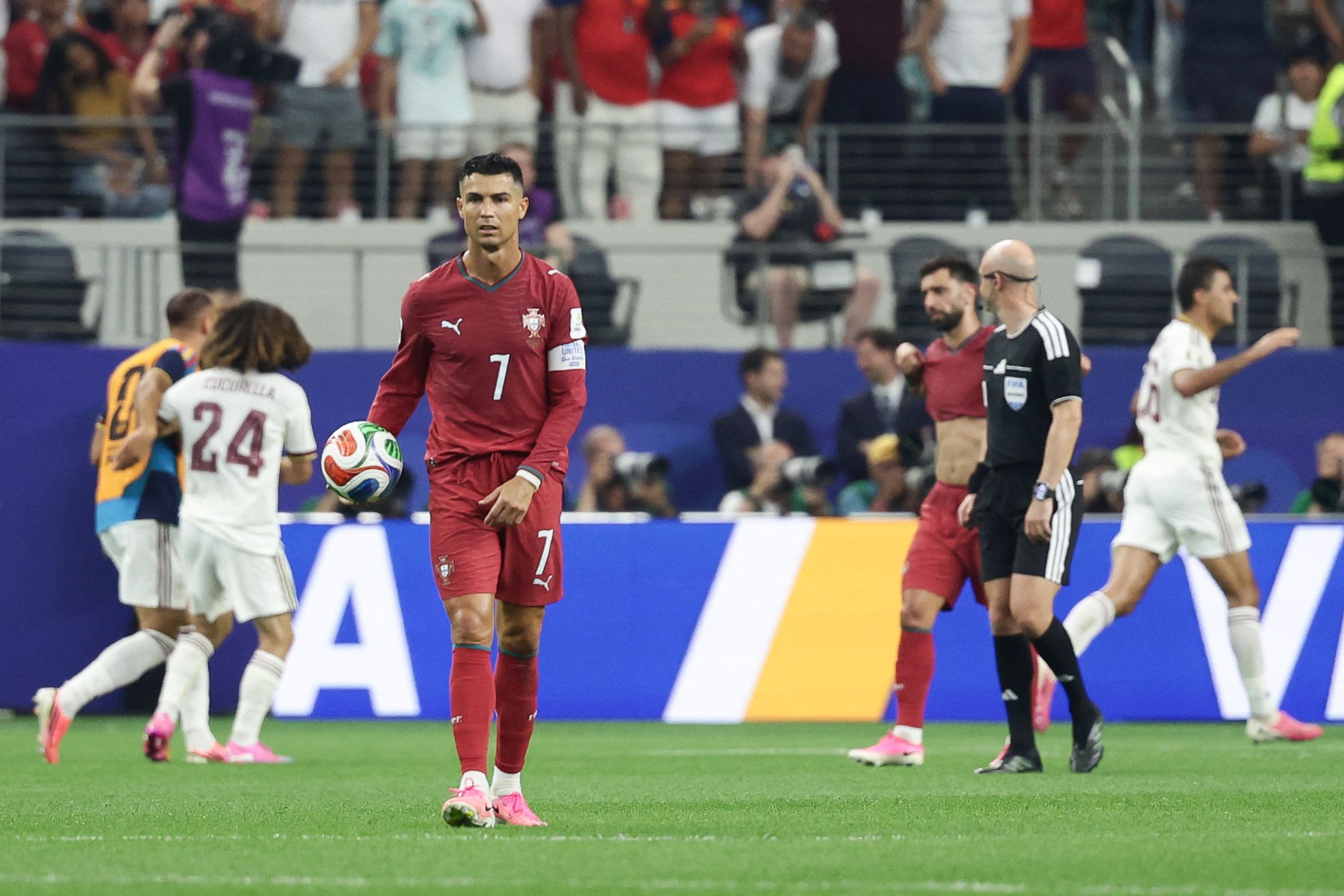 Кріштіану Роналду покидає ЧС-2026 / Aric Becker / AFP via Getty Images