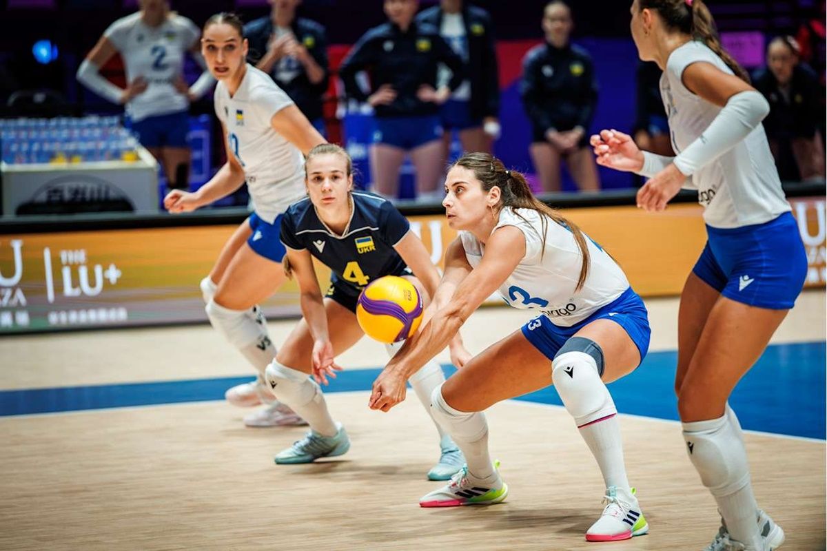 Украинки потерпели поражение от китаянок / фото: volleyballworld.com