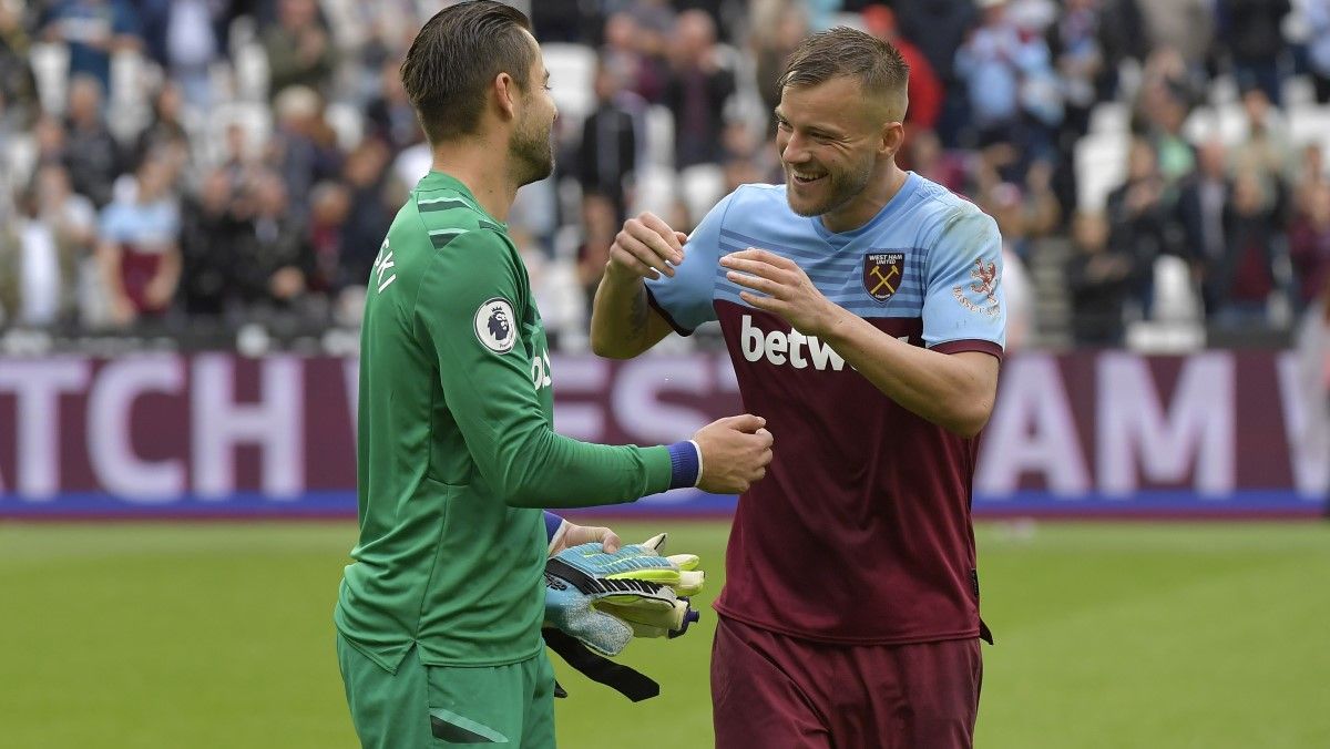 Лукаш Фабиански и Андрей Ярмоленко / Photo by Arfa Griffiths/West Ham United FC via Getty Images