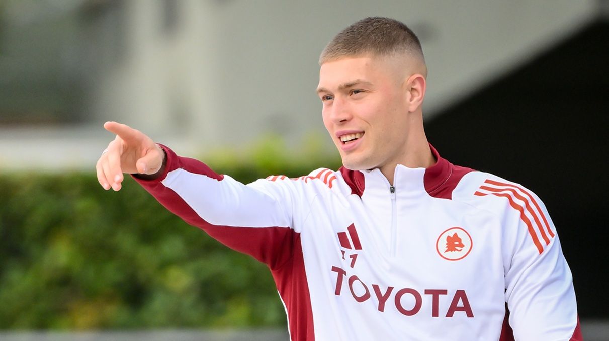 Артем Довбик / Photo by Fabio Rossi/AS Roma via Getty Images