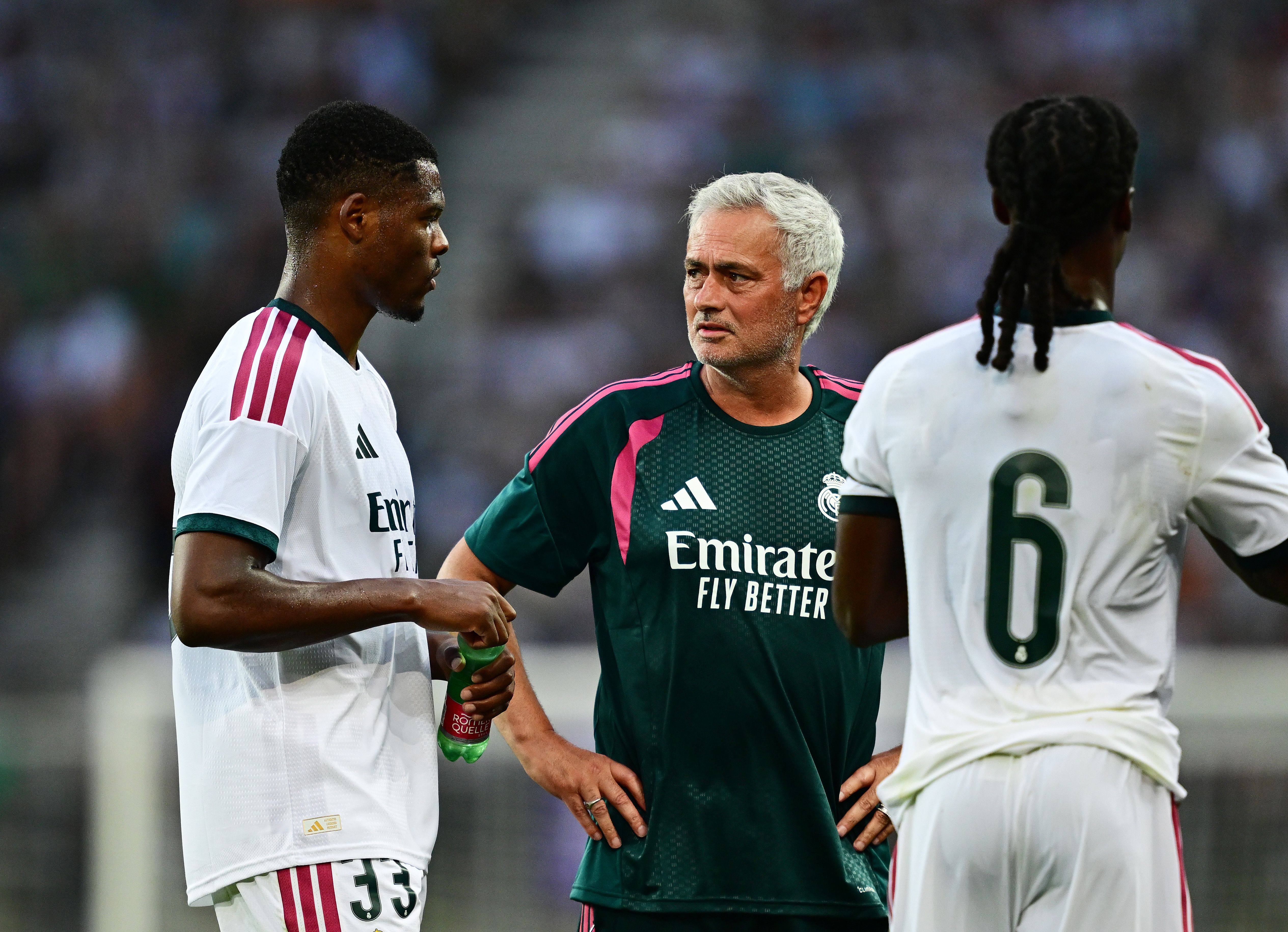 Жозе Моурінью поруч із новачком Дензелом Дюмфрісом /  Christian Bruna/Getty Images