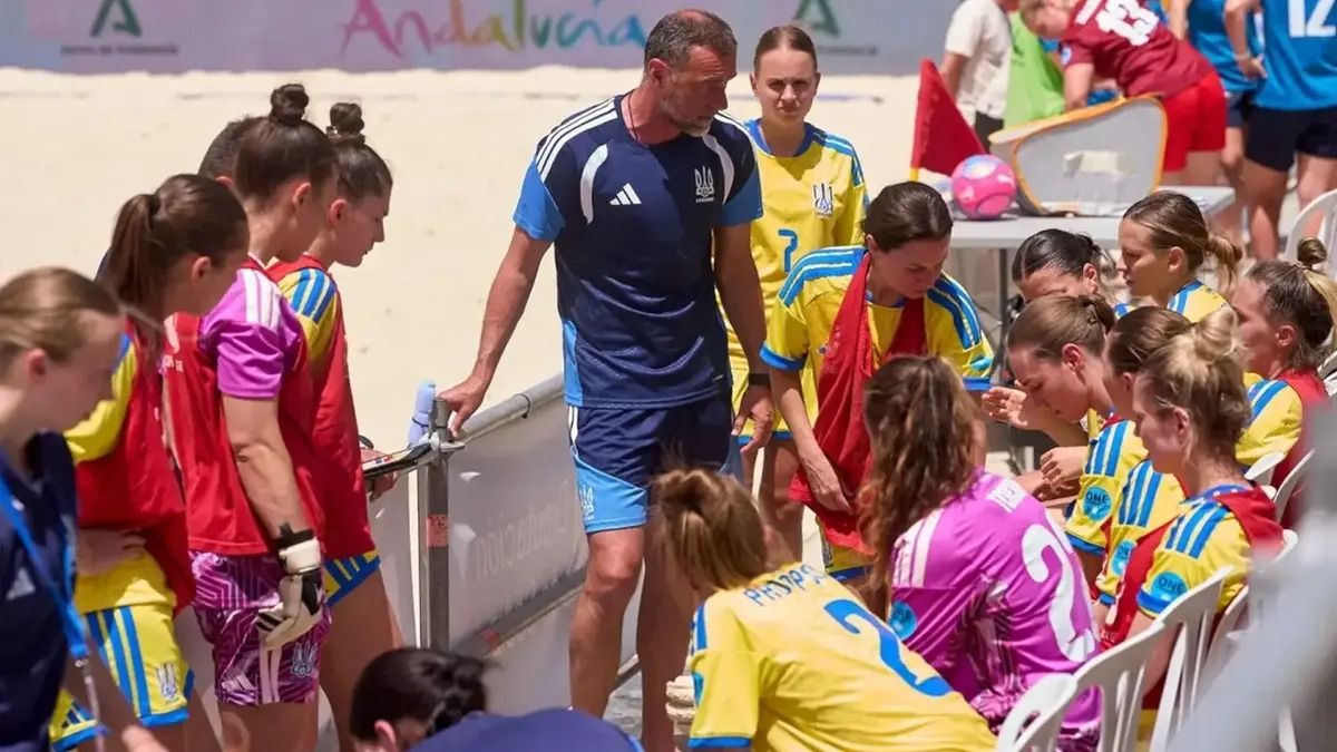 Женская сборная Украины по пляжному футболу / фото: Beach Soccer World Wide