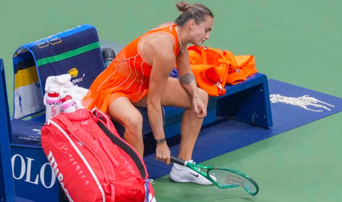 Арина Соболенко сломала ракетку / IMAGO