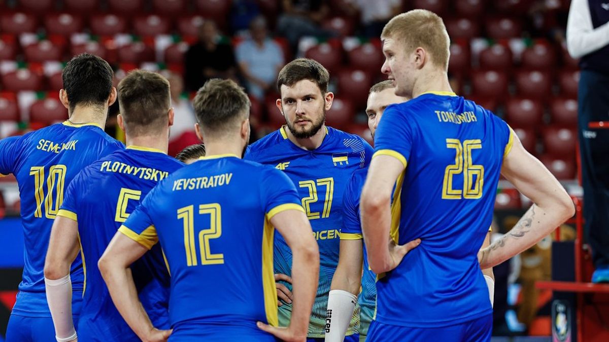 Владислав Щуров с партнерами по сборной / CEV