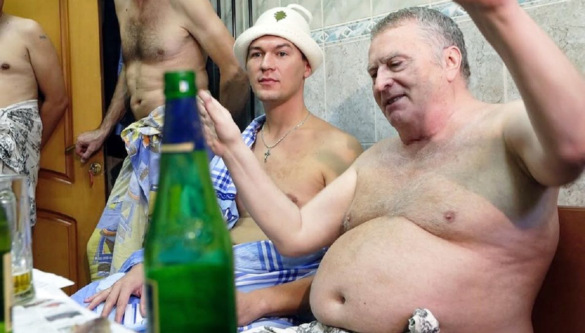 Михаил Дегтярев (в центре) / Фото из социальных сетей
