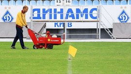 На стадионе "Динамо" меняют газон (ВИДЕО) На стадионе "Динамо" меняют газон (ВИДЕО)