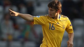 "Прийняв м'яч на голову - і схопився за неї: "Дуже болить". Трагедія Максима Білого, який міг стати зіркою українського футболу "Прийняв м'яч на голову - і схопився за неї: "Дуже болить". Трагедія Максима Білого, який міг стати зіркою українського футболу