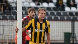 Артюх і Євланов пожиттєво дискваліфіковані за гру в "збірній ДНР" Артюх і Євланов пожиттєво дискваліфіковані за гру в "збірній ДНР"
