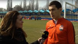 "Фанатки": Сестра Ракицького розкрутила Степаненка та Кривцова на розмову про романтику "Фанатки": Сестра Ракицького розкрутила Степаненка та Кривцова на розмову про романтику