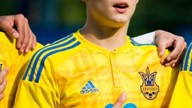 Нападник збірної України U-16 Дмитренко забив диво-гол в режимі Мессі за "Волинь" U-19 Нападник збірної України U-16 Дмитренко забив диво-гол в режимі Мессі за "Волинь" U-19