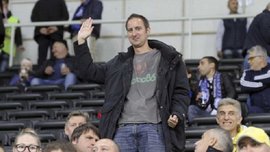 Английский фанат побывал на матче Черноморец – Динамо, чтобы установить рекорд, посетив за сезон 55 европейских чемпионатов Английский фанат побывал на матче Черноморец – Динамо, чтобы установить рекорд, посетив за сезон 55 европейских чемпионатов