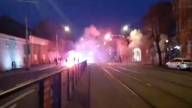 Фанаты Копенгагена и Злина устроили беспорядки перед и во время матча Лиги Европы Фанаты Копенгагена и Злина устроили беспорядки перед и во время матча Лиги Европы