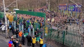 Порошенко та космічні черги. Матч Маріуполь – Динамо підтвердив, що футбол – це політика Порошенко та космічні черги. Матч Маріуполь – Динамо підтвердив, що футбол – це політика