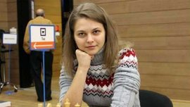 Барселона подарила Анне Музычук именную футболку Барселона подарила Анне Музычук именную футболку