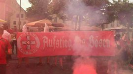 Фанаты Энерги отметили повышение в классе маршем в стилистике Ку-клукс-клана
Фанаты Энерги отметили повышение в классе маршем в стилистике Ку-клукс-клана
