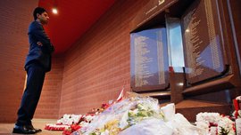 Президент ПСЖ Аль-Хелаїфі віддав данину шани жертвам трагедії Хіллсборо Президент ПСЖ Аль-Хелаїфі віддав данину шани жертвам трагедії Хіллсборо