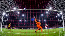 Аякс – АЕК – 3:0 – видео голов и обзор матча Аякс – АЕК – 3:0 – видео голов и обзор матча