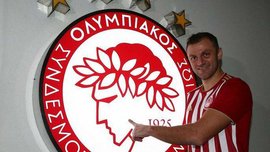 Соперник Динамо Олимпиакос подписал опытного защитника Соперник Динамо Олимпиакос подписал опытного защитника