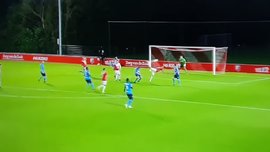 Игрок Утрехта забил гол гениальным ударом скорпиона – видео невероятного момента Игрок Утрехта забил гол гениальным ударом скорпиона – видео невероятного момента