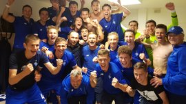 Динамо U-19 стало чемпіоном України – під час святкування кияни потролили Шахтар у його фірмовому стилі Динамо U-19 стало чемпіоном України – під час святкування кияни потролили Шахтар у його фірмовому стилі