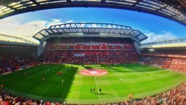 VAR не будет показан болельщикам на домашних матчах Ливерпуля и Манчестер Юнайтед VAR не будет показан болельщикам на домашних матчах Ливерпуля и Манчестер Юнайтед