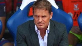 Де Бур высмеял идею равенства зарплат женщин и мужчин в футболе
Де Бур высмеял идею равенства зарплат женщин и мужчин в футболе