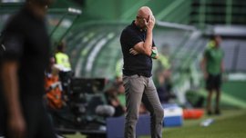 Спортинг уволил главного тренера Кайзера – накануне лиссабонцы арендовали форварда Шахтера
Спортинг уволил главного тренера Кайзера – накануне лиссабонцы арендовали форварда Шахтера